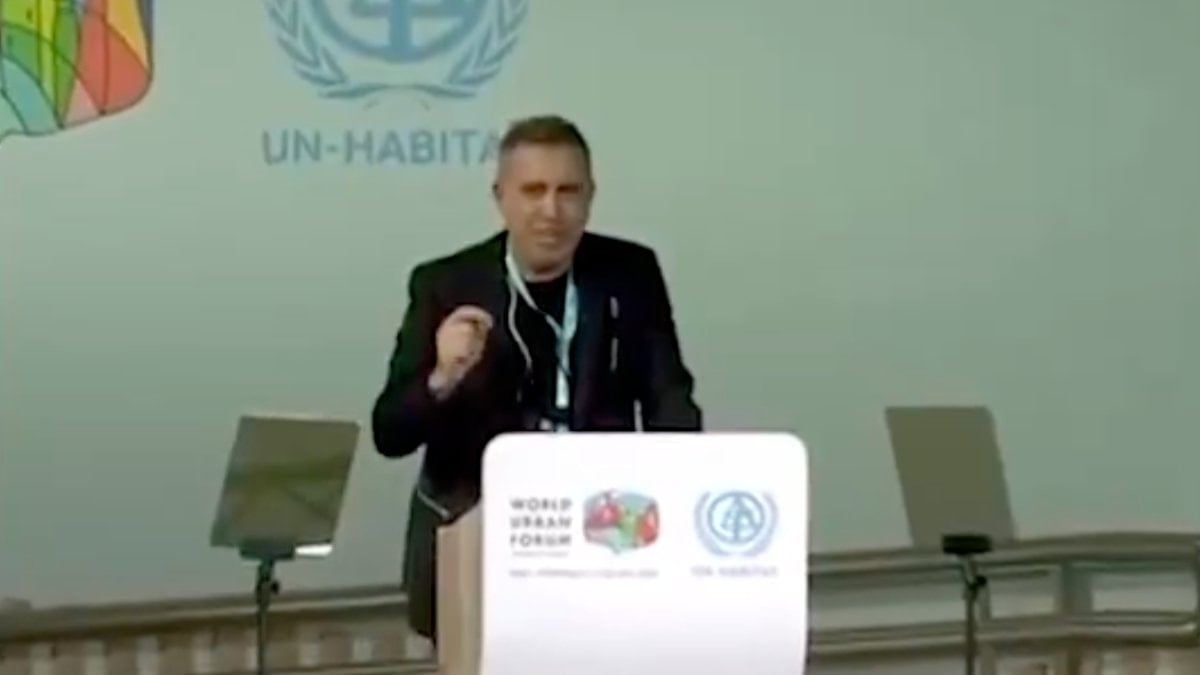 BM forumunda İsrail'i eleştiren Haluk Levent'in yayını kesildi