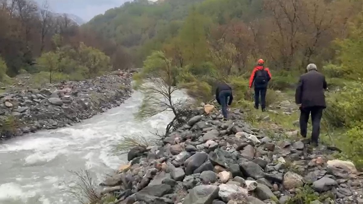 Muş'ta köprüden düşen kadın akıntıya kapıldı