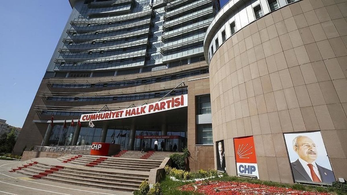 Özgür Özel'den ilk hamle: Ankara İl Örgütü'nü Genel Merkez'e çağırdı