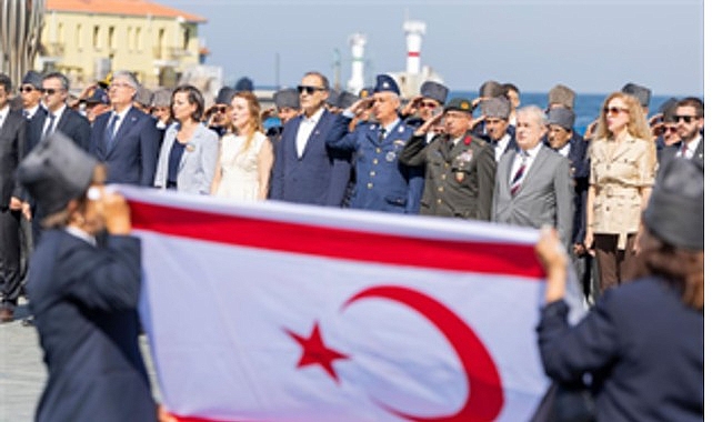 20 Temmuz Barış ve Özgürlük Bayramı İzmir'de törenle kutlandı