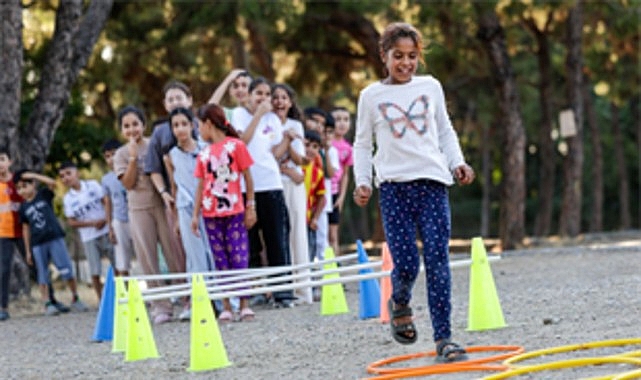 Çocuklar Kadifekale'de doyasıya eğlendi