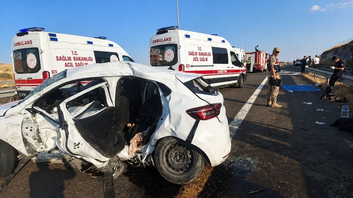 Şanlıurfa'da feci kaza: 2 kişi can verdi, 9 kişi yaralandı