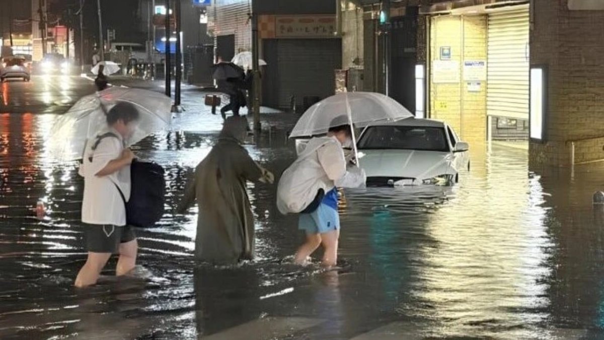 Japonya'da rekor yağışların bilançosu ağırlaşıyor
