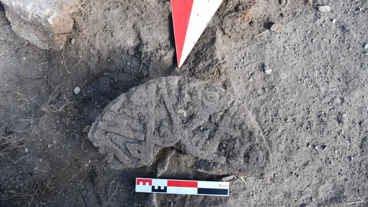 Kars'ta ‘Hz. Muhammed’ (s.a.s) isminin yer aldığı Selçuklu taşı bulundu