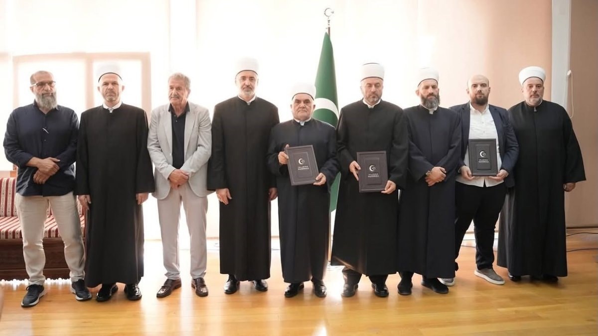 Sırbistan'da 20 yıldır ayrı faaliyet gösteren İslam birlikleri birleşme kararı aldı