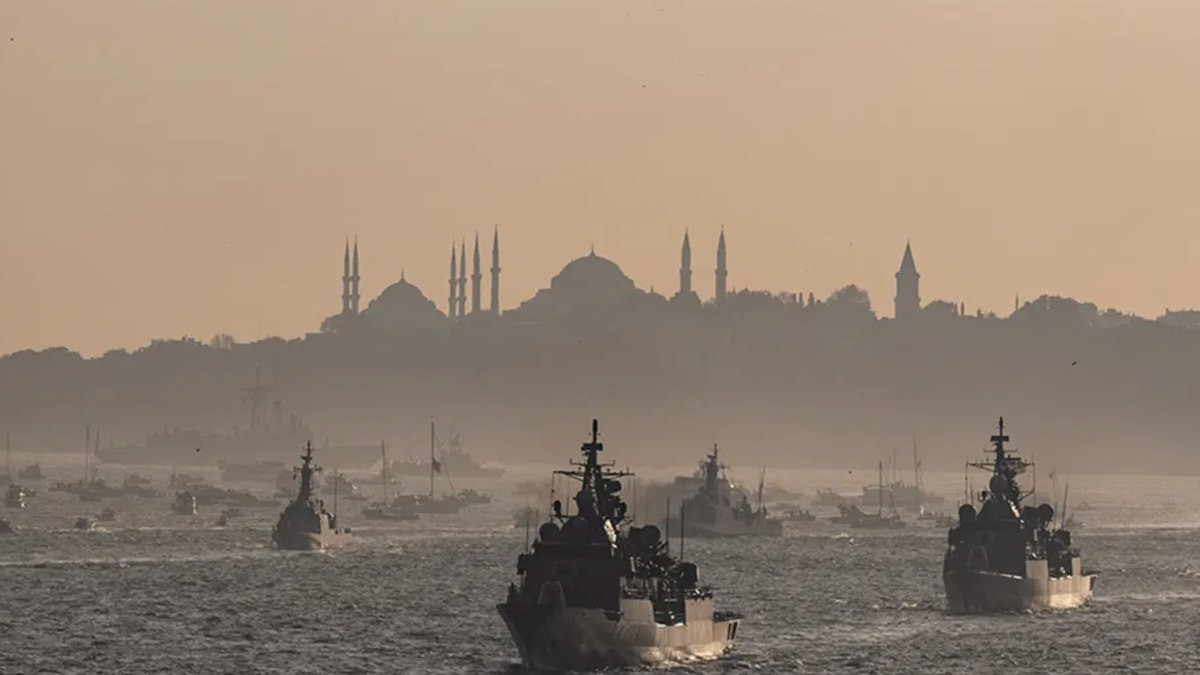 Türk donanması İzmit Körfezi'ni selamlayacak