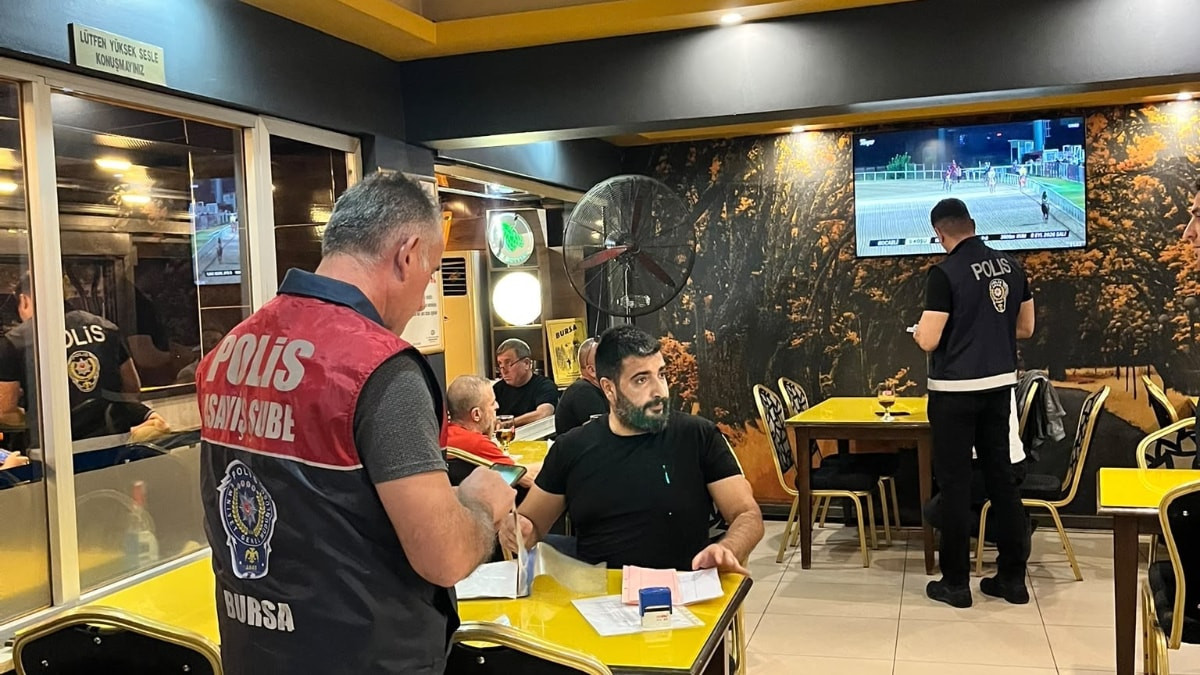Bursa'da polis ekipleri denetim gerçekleştirdi