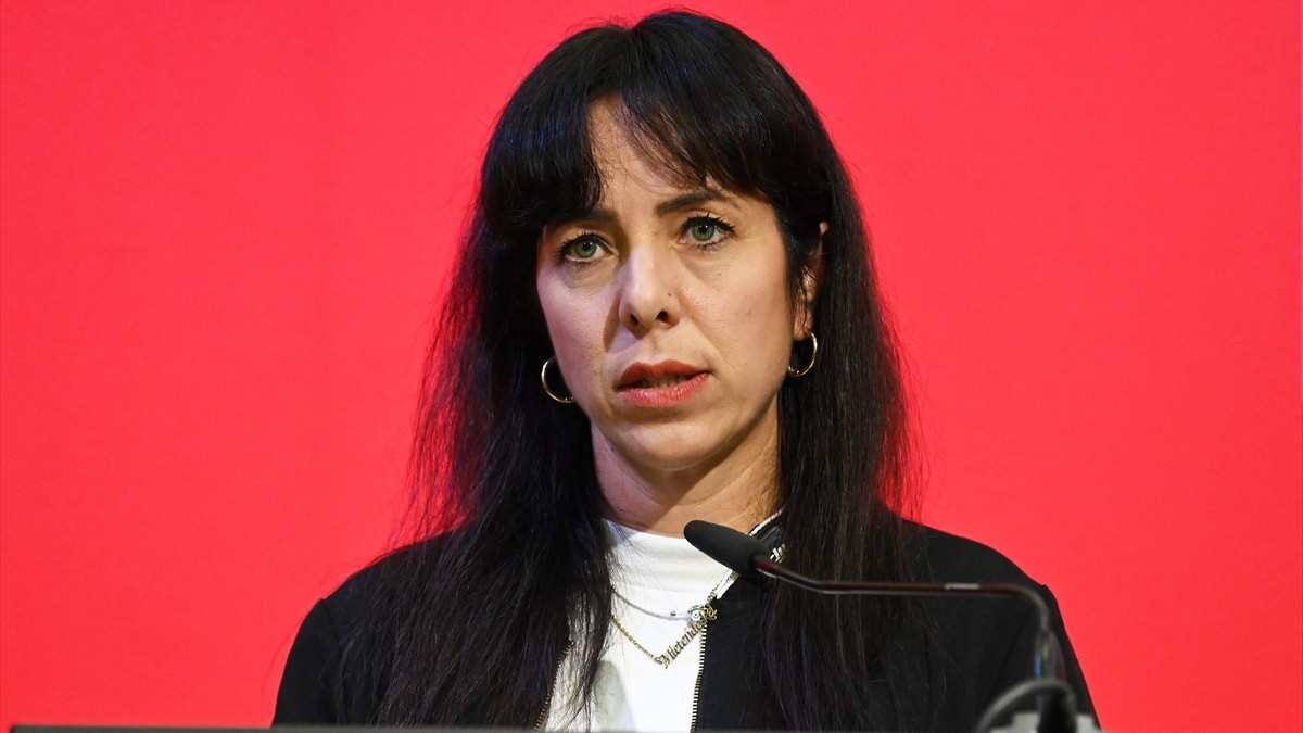 Elif Eralp'e Yahudi karşıtlığı suçlaması: İçişleri Bakanı hakkında suç duyurusunda bulundu