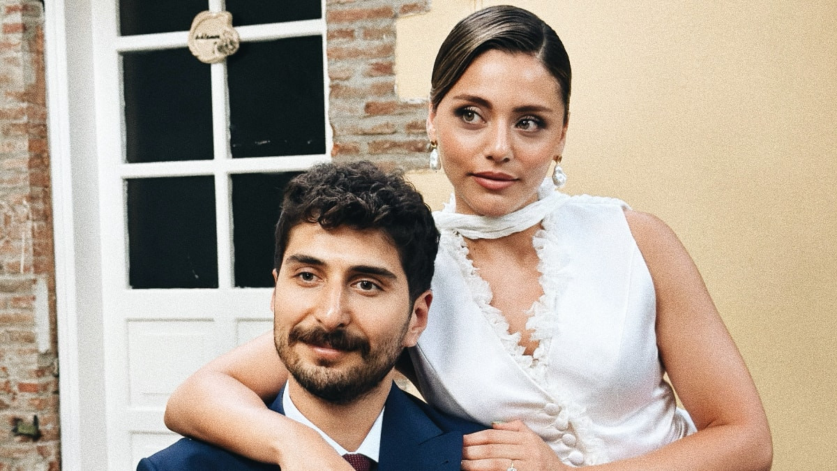Evlilik hazırlığında! Sıla Türkoğlu nişan sonrası ön balayına çıktı