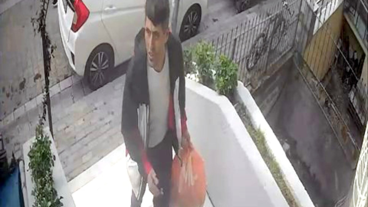İstanbul'da skuter hırsızlığı kamerada