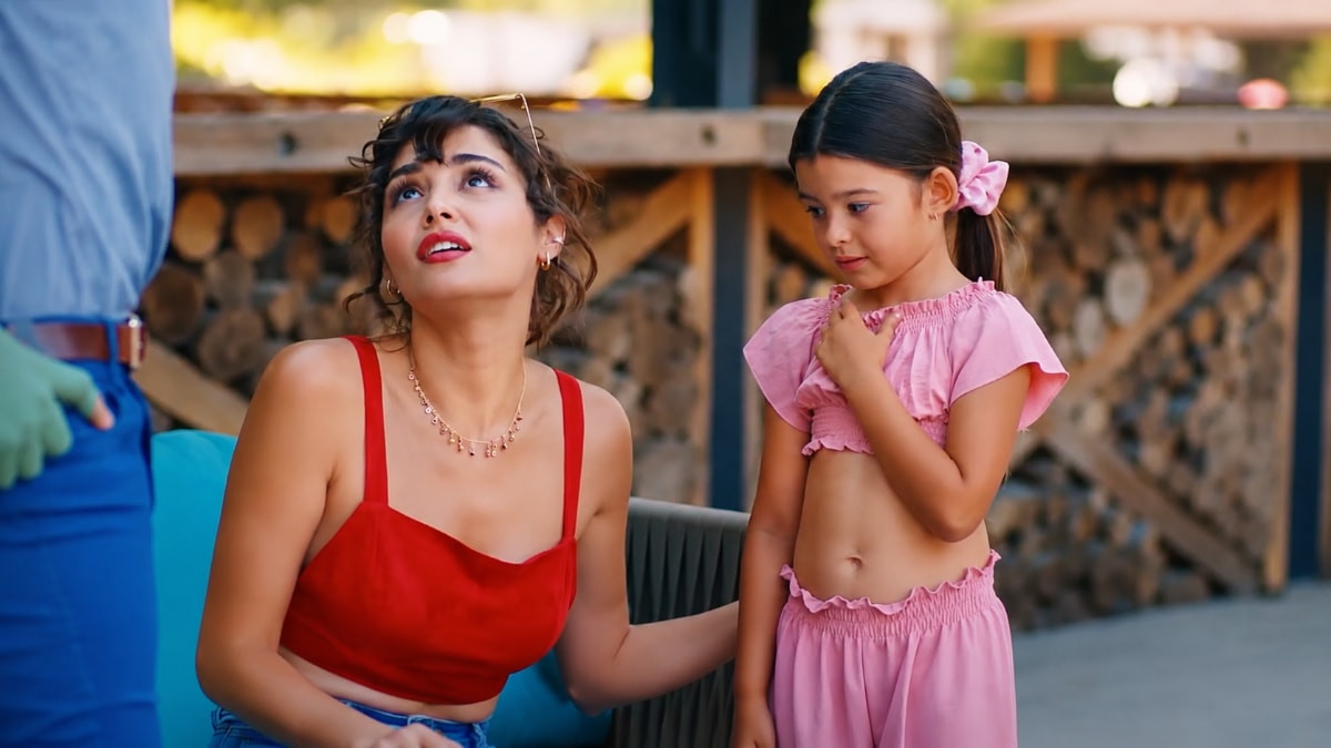 Sen Çal Kapımı'nın Kiraz'ı büyüdü, genç kız oldu! Kombinleri dikkat çekti