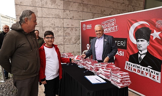 Atatürk posterleri Nilüfer'in her yerinde