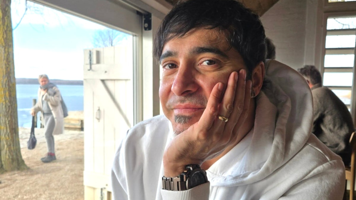 Ferman Akgül, Paris'te göstericilerin ortasında kaldı