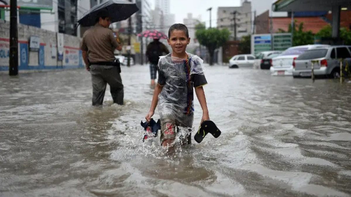 Güney Amerika’da El Nino selleri: Binlerce kişi tahliye edildi