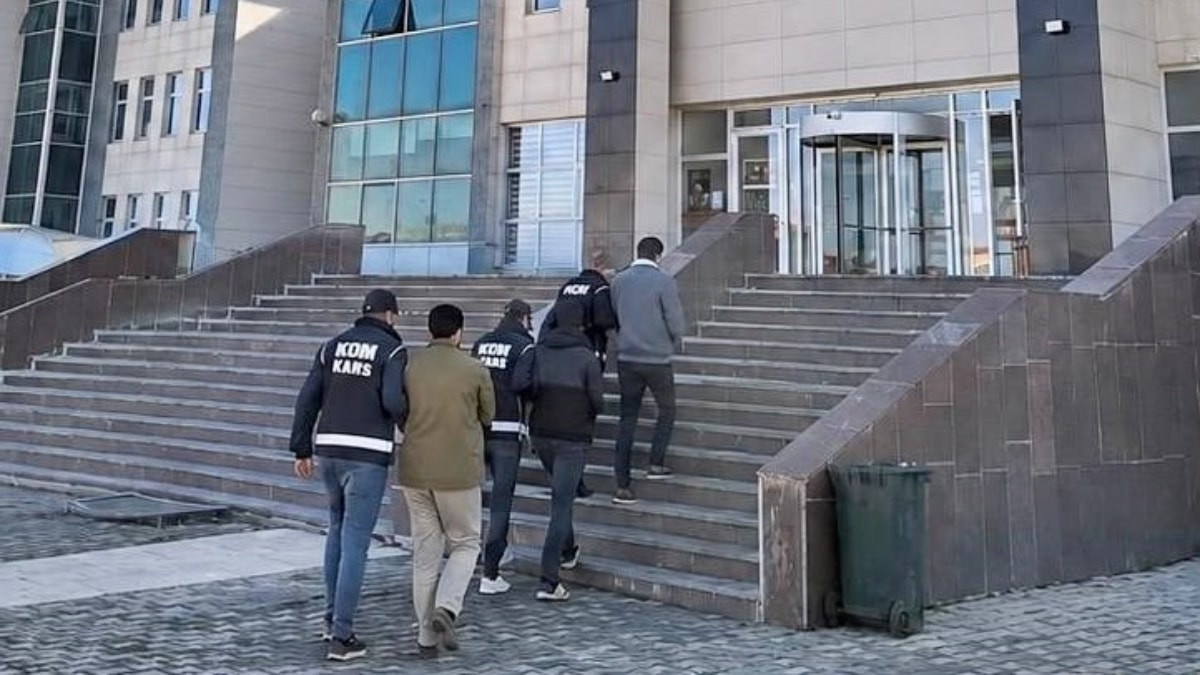 Kars ve Bursa’da zimmet ve sahtecilik operasyonunda 2 kişi tutuklandı