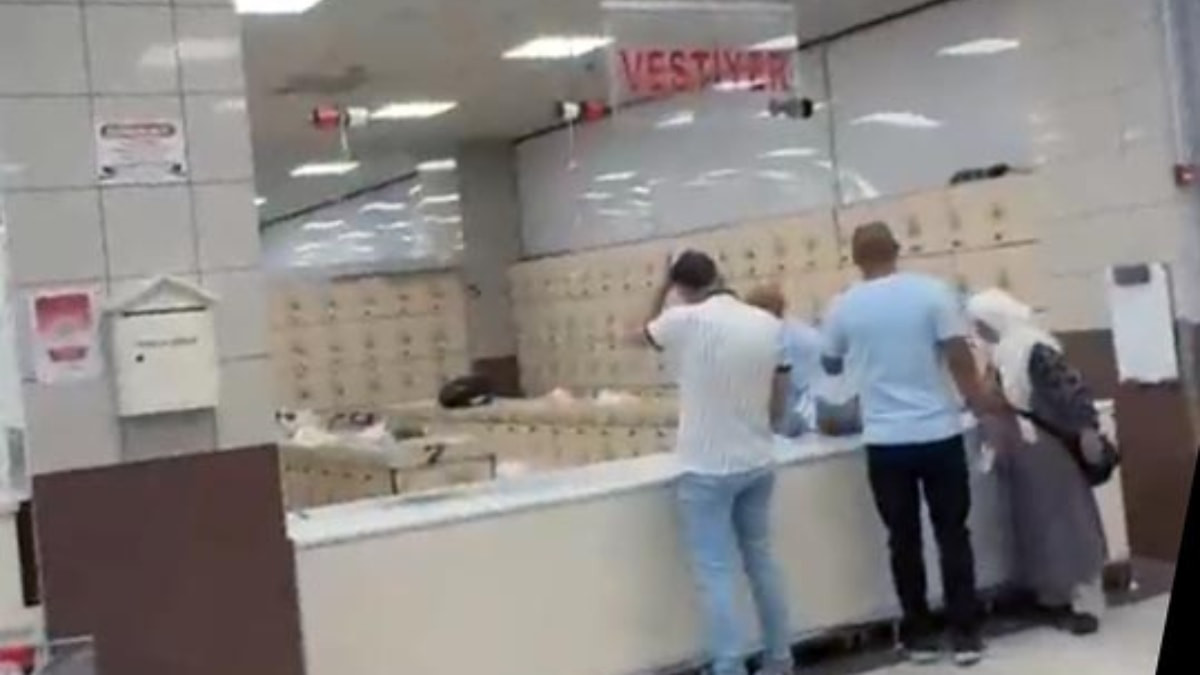 Markete girişte çantalara el koyma uygulamasına şikayet yağdı