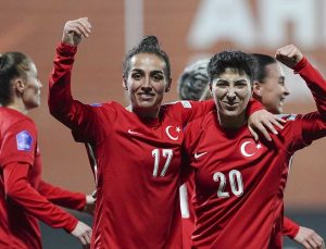 A Milli Kadın Futbol Takımı, Yunanistan'ı 1-0 mağlup ederek ilk puanını aldı