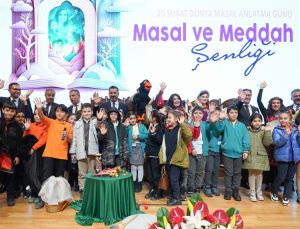 Bana Bir Masal Anlat Baba