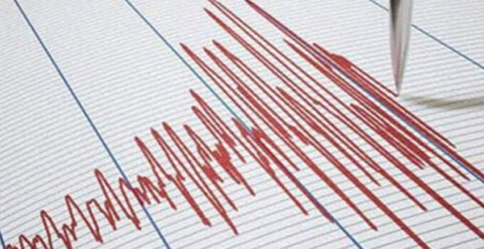 Tacikistan'da 5,8 büyüklüğünde deprem oldu