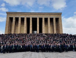 Türkiye Barolar Birliği Ata'nın huzurunda