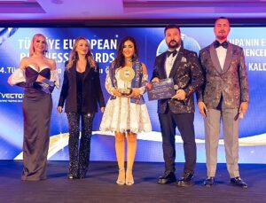 Avrupa’da Türk Gururu: Arzu Kaldı, “Avrupa’nın En İyi Influencer’ı” Seçildi!
