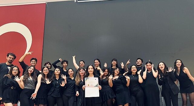 İsmail Baha Sürelsan Konservatuvarı Gençlik Korosu’na başarı ödülü