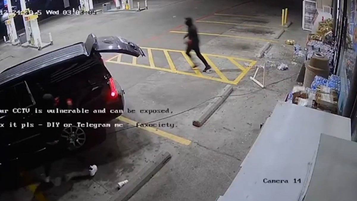 ABD’de çalıntı araçla hırsızlık: Market ATM’sini yerinden söktüler