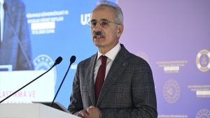 Abdulkadir Uraloğlu: Raylı sistemler 1 Ocak’ta ücretsiz