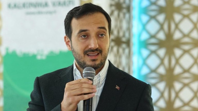 Abdullah Özdemir, canlı yayında İBB’deki 65 dönümlük imar talanını anlattı