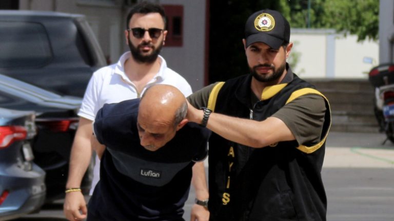 Adana’da annesini öldüren babasını suçladı: Çocukken tiner döküp yakmaya çalıştı