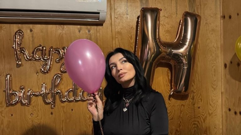 Aleyna Tilki’den sürpriz kutlama! Annesi Havva Öztel 47 oldu