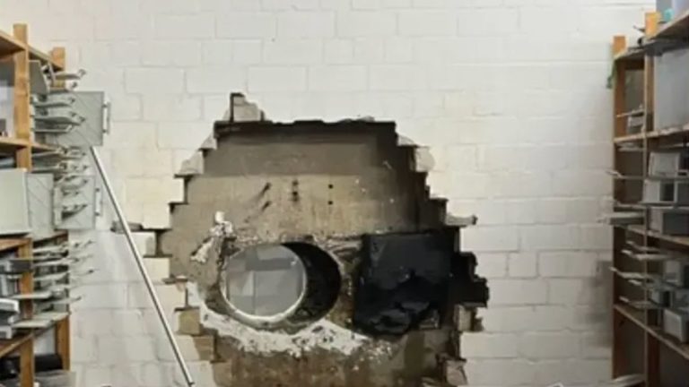 Almanya’da hırsızlar matkapla duvarı delerek banka kasasını soydu