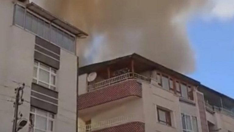 Ankara’da binanın çatısında yangın paniği