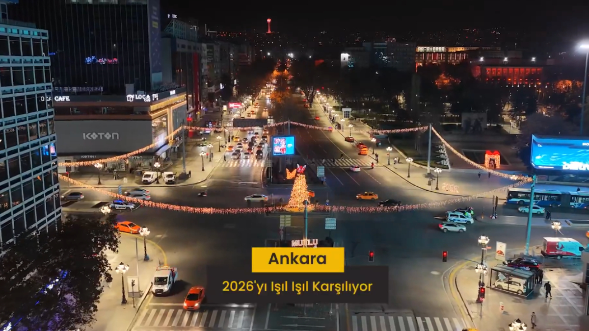 Ankara’da su ve ulaşım krizi sürerken, belediye yılbaşı süslemeleri yapıyor