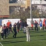 Aydın’da amatör lig maçında saha karıştı: Jandarma sahaya girdi