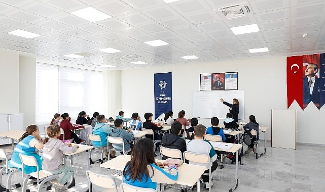 Başkan Çerçioğlu’ndan eğitime tam destek: Öğrenciler geleceğe Aydın Büyükşehir Belediyesi ile hazırlanıyor