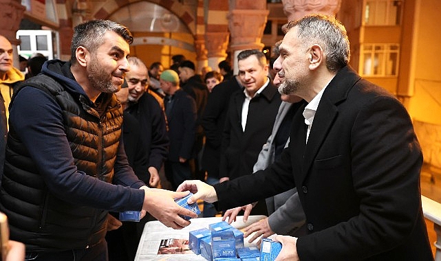 Başkan Vekili Akın’dan kandil simidi ikramı