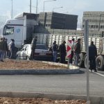 Batman’da otomobil, tır dorsesinin altında kaldı