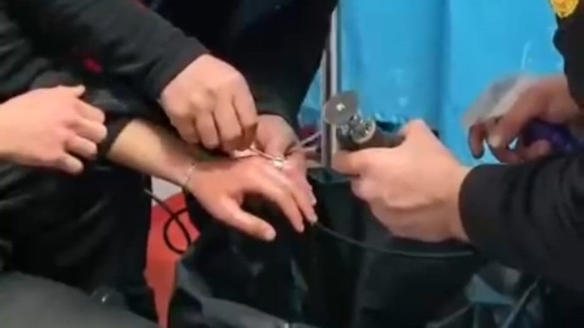 Batman’da parmağa sıkışan yüzüğü itfaiye çıkardı