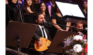 Bedia Akartürk’ten Büyükşehir korosuna yeni yıl sürprizi