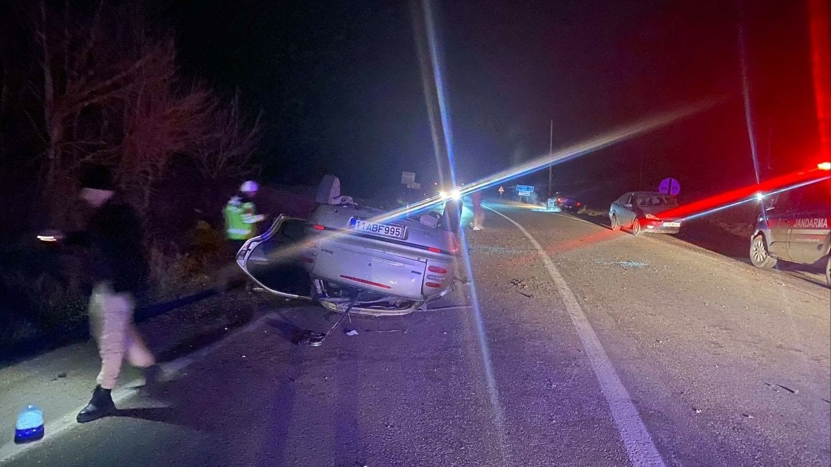 Bilecik’te kontrolden çıkan otomobil takla attı