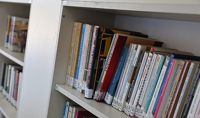 Büyükşehir ödünç kitap sistemiyle okuma kültürünü geliştiriyor