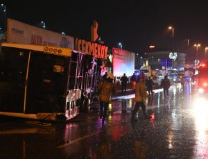 Çekmeköy’de İETT’ye bağlı özel halk otobüsü devrildi