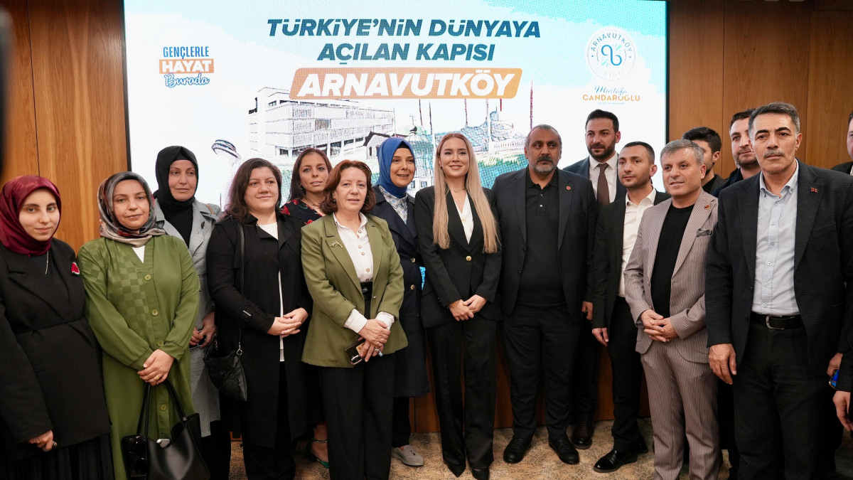 CHP Arnavutköy’de istifa depremi: 100 partili CHP’den istifa etti