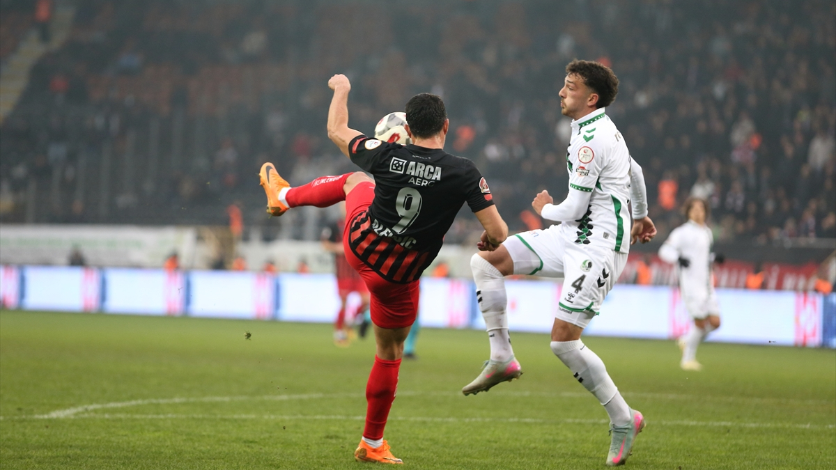 Çorum FK, Sakaryaspor’u yendi