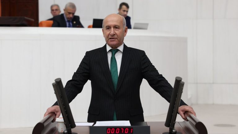 DEM Partili George Aslan’dan Noel’in resmi tatil olması için kanun teklifi