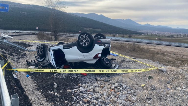 Denizli’de takla atan otomobilin sürücüsü hayatını kaybetti