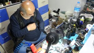 Düzce’de 41 yıldır biriktirdiği fotoğraf makinelerini sergiliyor