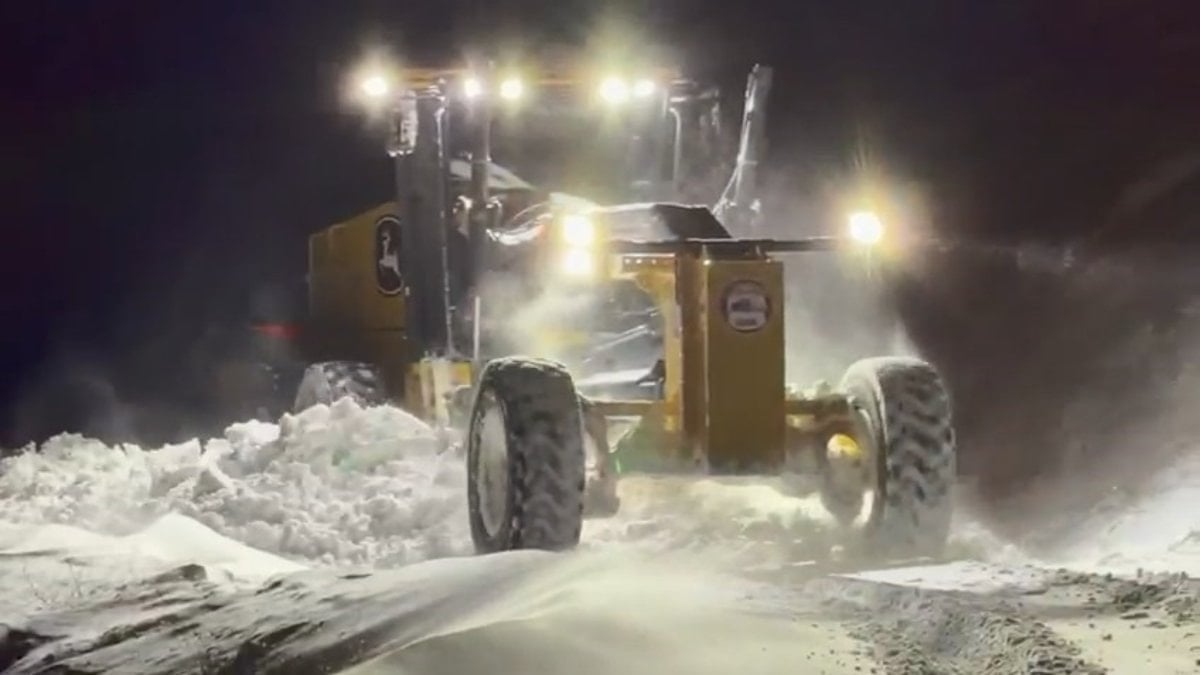 Elazığ’da 108 köy yolu kardan kapandı