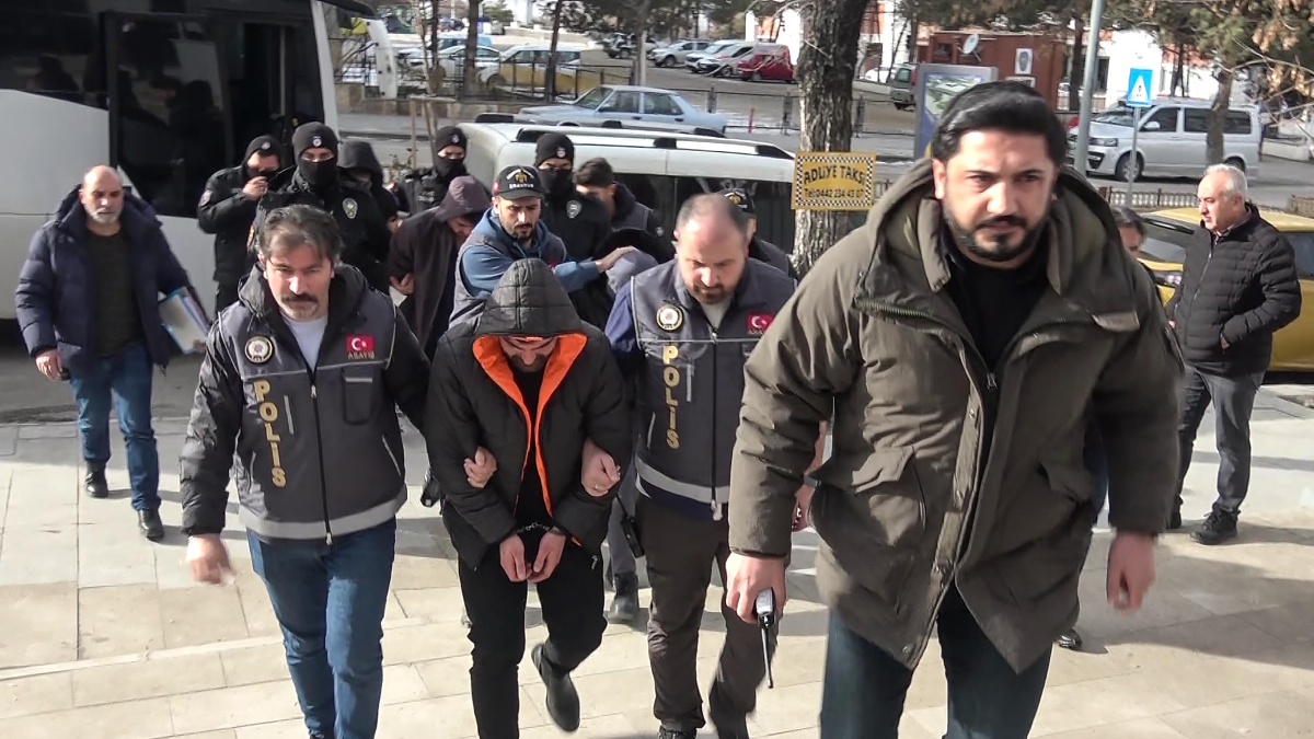 Erzurum’da evinde bıçaklanan Muzaffer, yaşam savaşını kaybetti